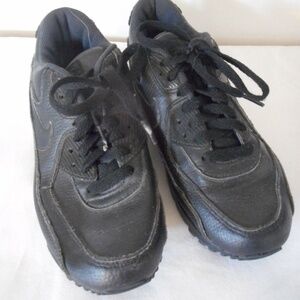 Nike Air Max Black Athletic Shoes Sneakers Sz 5Y